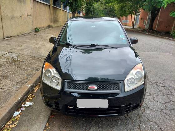 FORD FIESTA 1.6 MPI SEDAN 8V FLEX 4P MANUAL FORD FIESTA 1.6 MPI SEDAN 8V FLEX 4P MANUAL